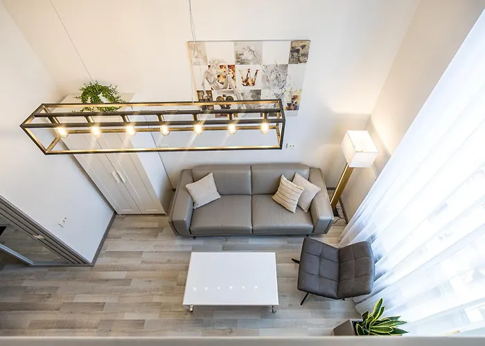 Loft In Oldtown * קלייפדה